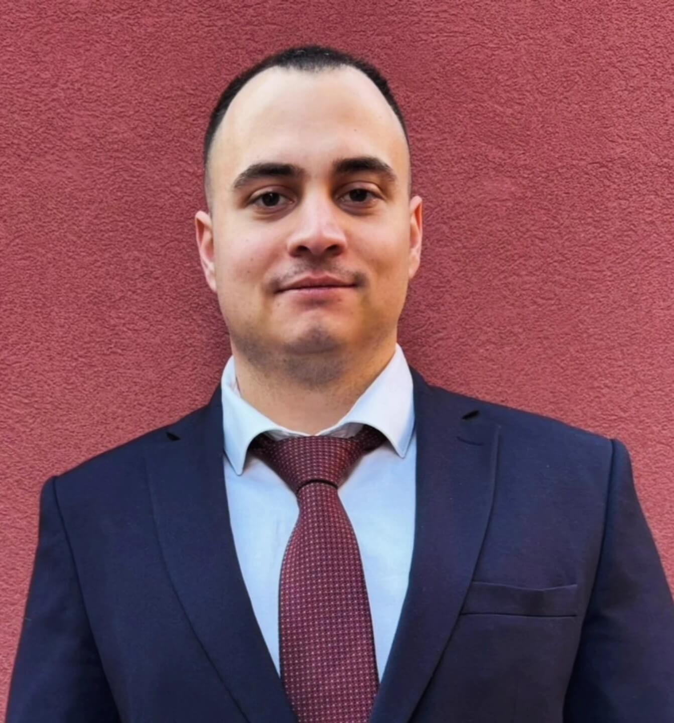 Aleksandar-Kolaksazov- Independent Digital Financial Analyst and SEO SEM Specialist